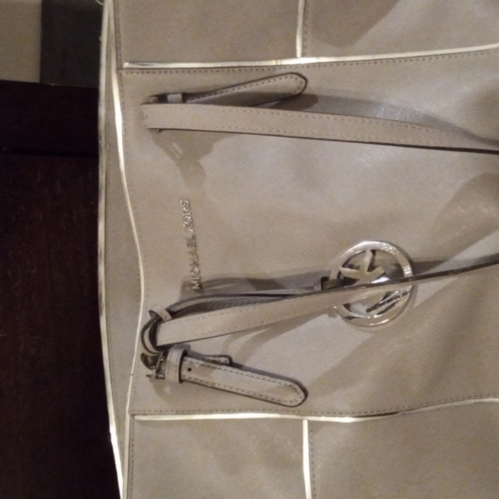 Michael kors pocketbook